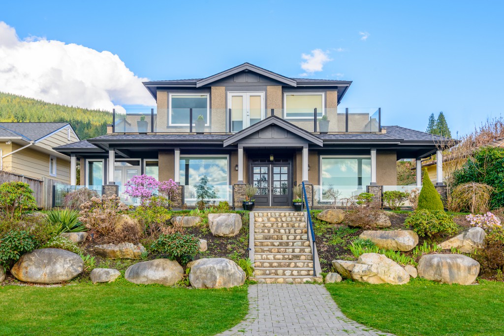 A very neat and colorful home with gorgeous outdoor landscape in A very neat and colorful home with gorgeous outdoor landscape in suburbs of Vancouver, Canada